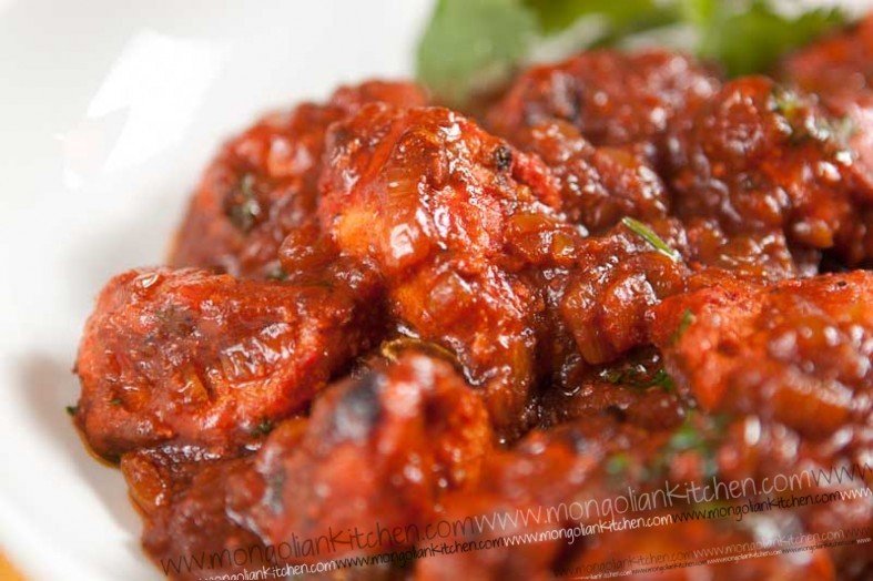 tỉa lông gà đá cựa sắt